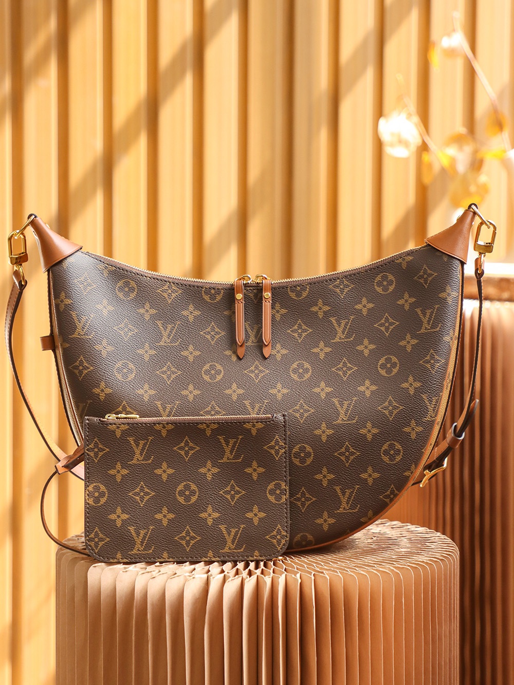 l0vis Vvtt0n loop hobo m46311