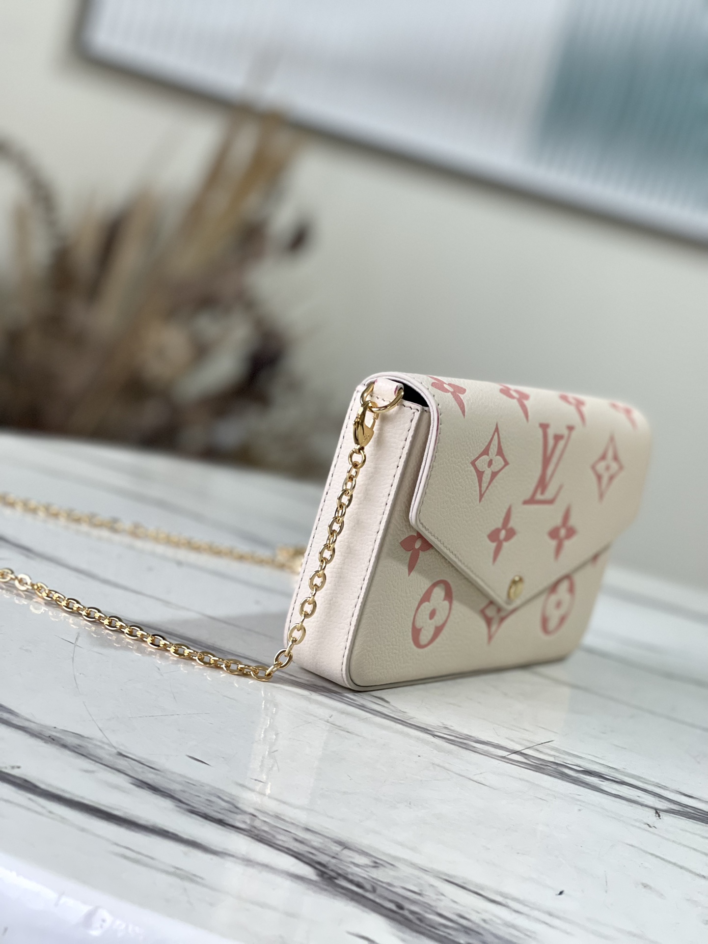 LV POCHETTE FELICIE White M61276 - 21 x 12 x 3 cm