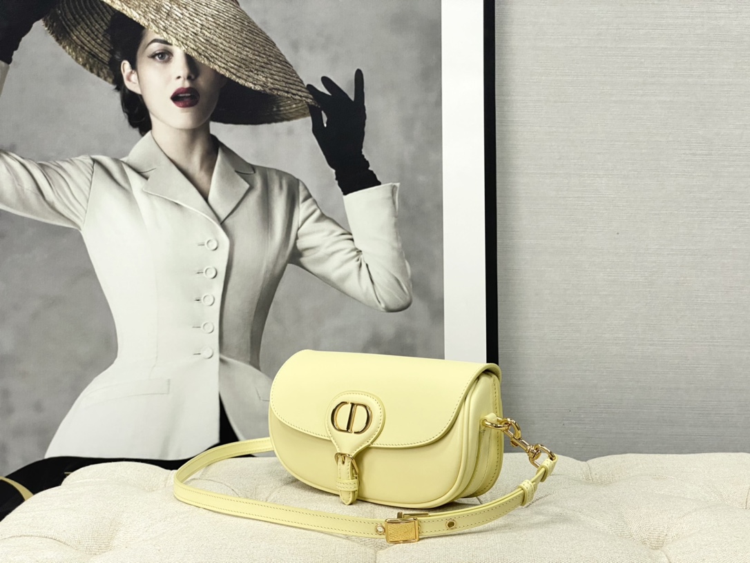 D10r bobby east-west bag smooth leather m9327 light yellow - 22x13x5cm