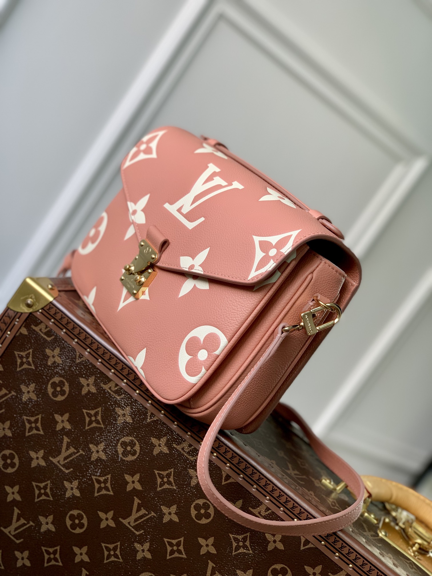 LV Pochette Métis Bicolo Monogram Empreinte Pink - M45773 - 25x19x7cm