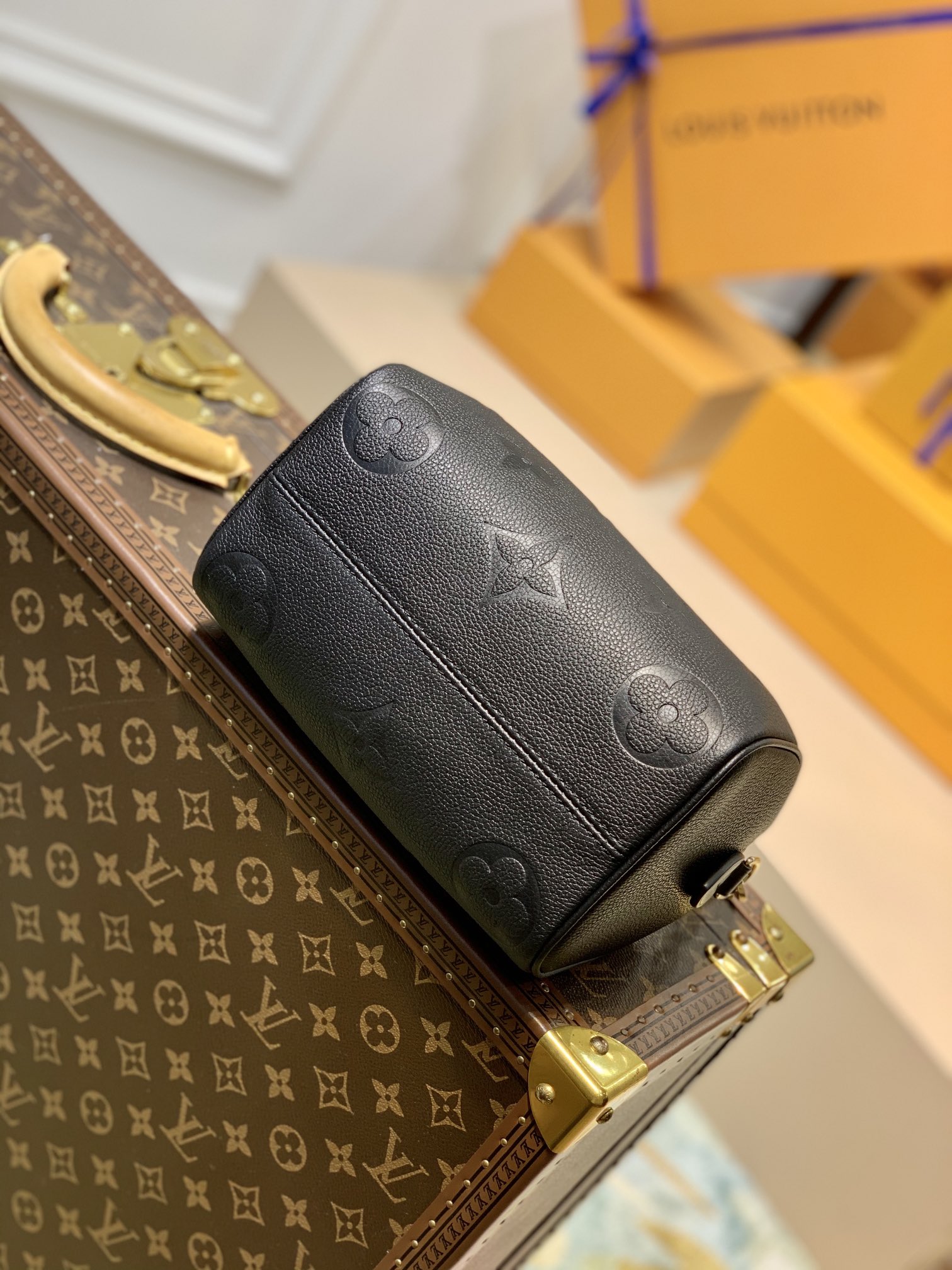 LV Speedy Bandoulière 20 Black M46575 - 20.5x13.5x12cm