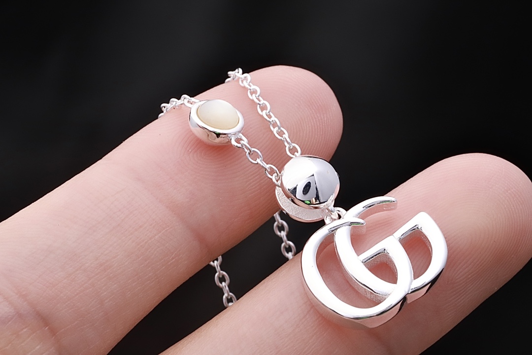 Gvc*1 necklace 001