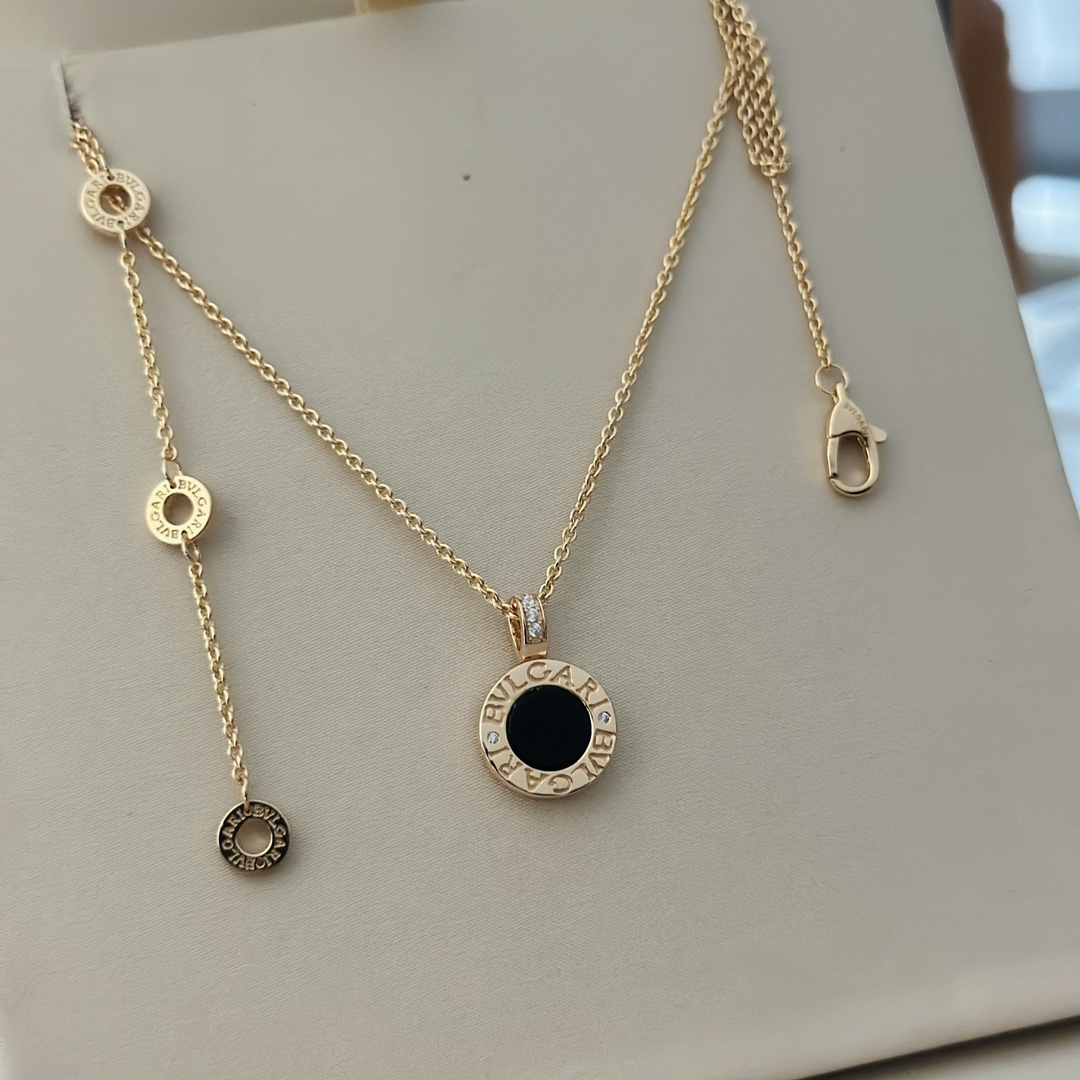 Bv1g*ai black and white necklace 001