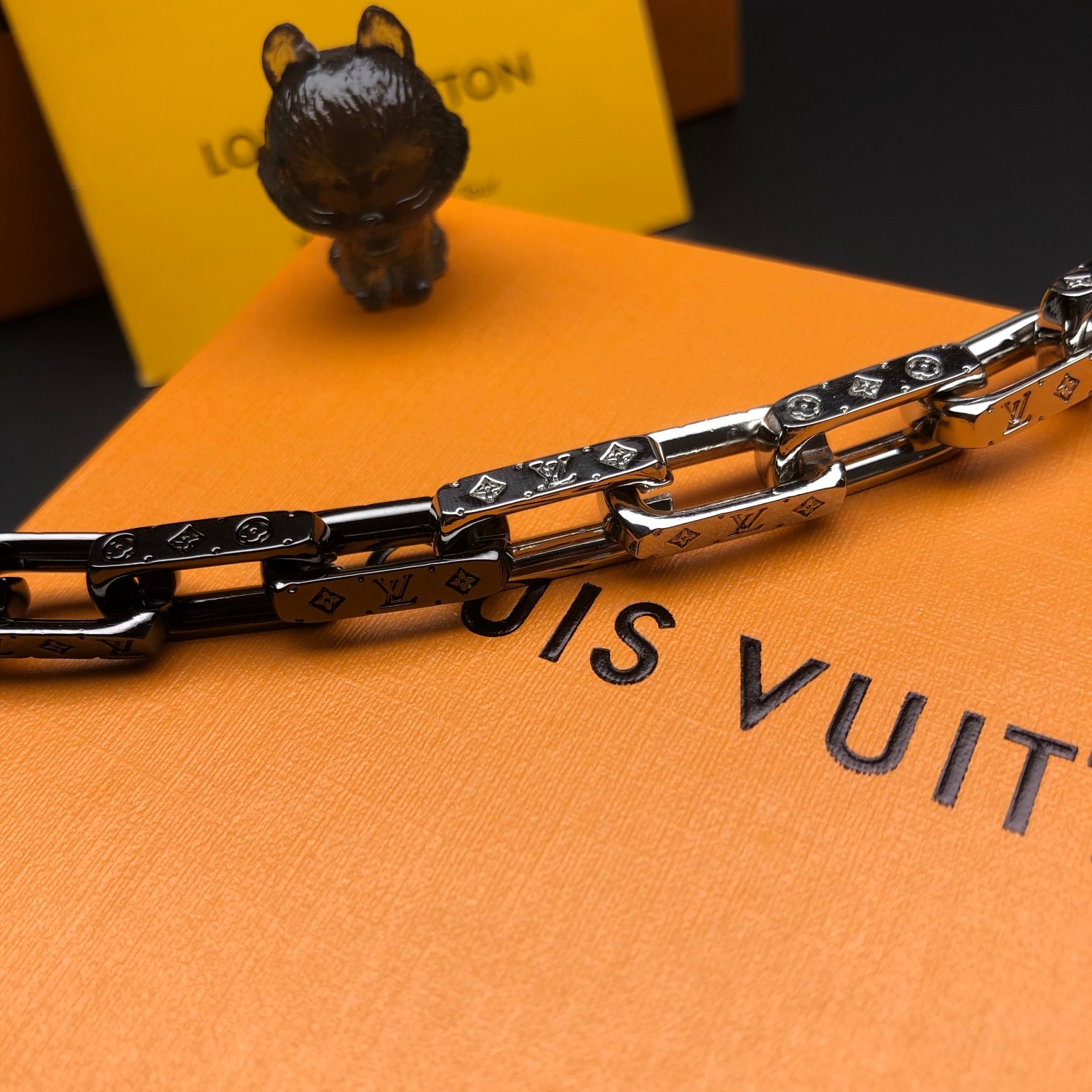 LV LV x YK Monogram Chain necklace 01