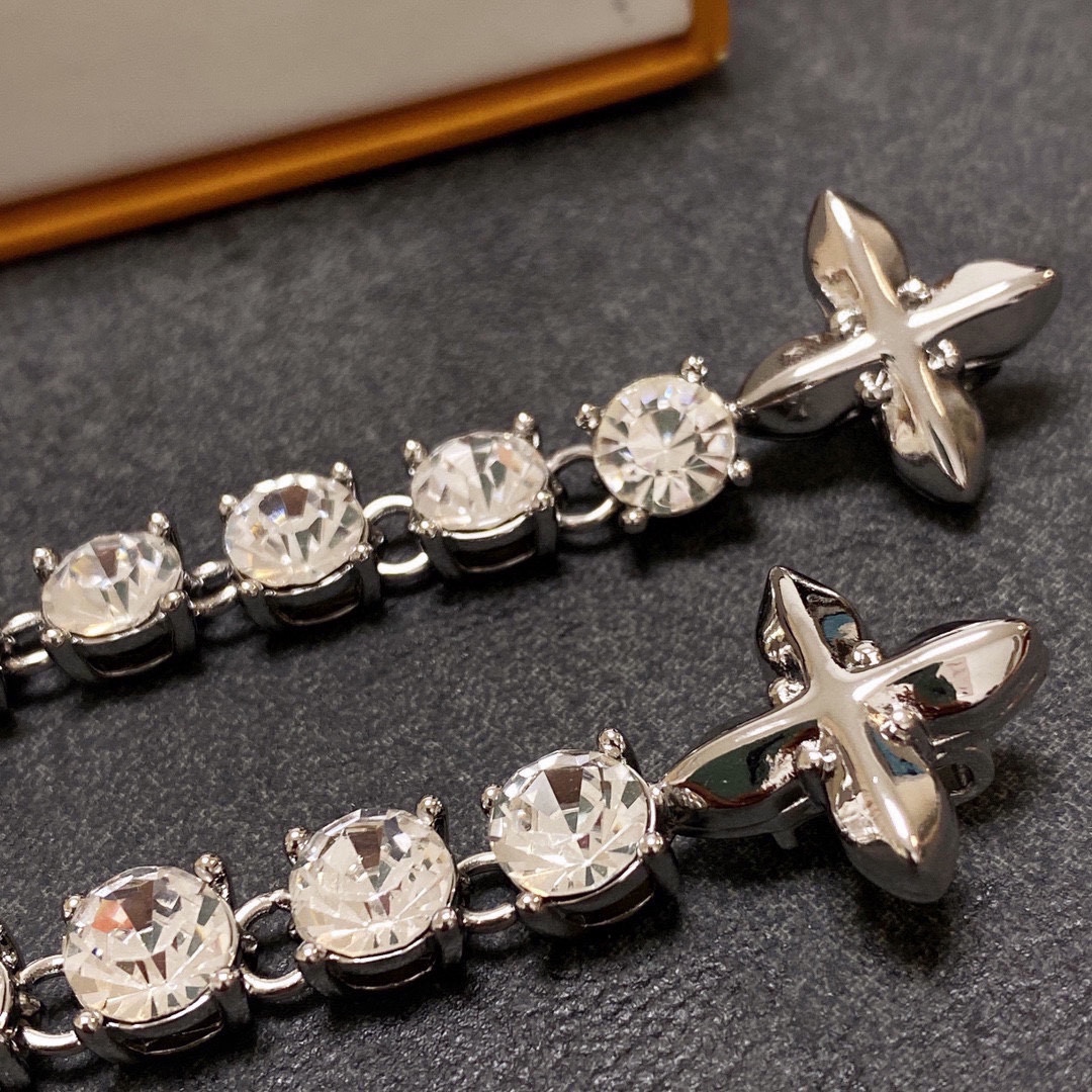 lv D1am0nd bracelet 002