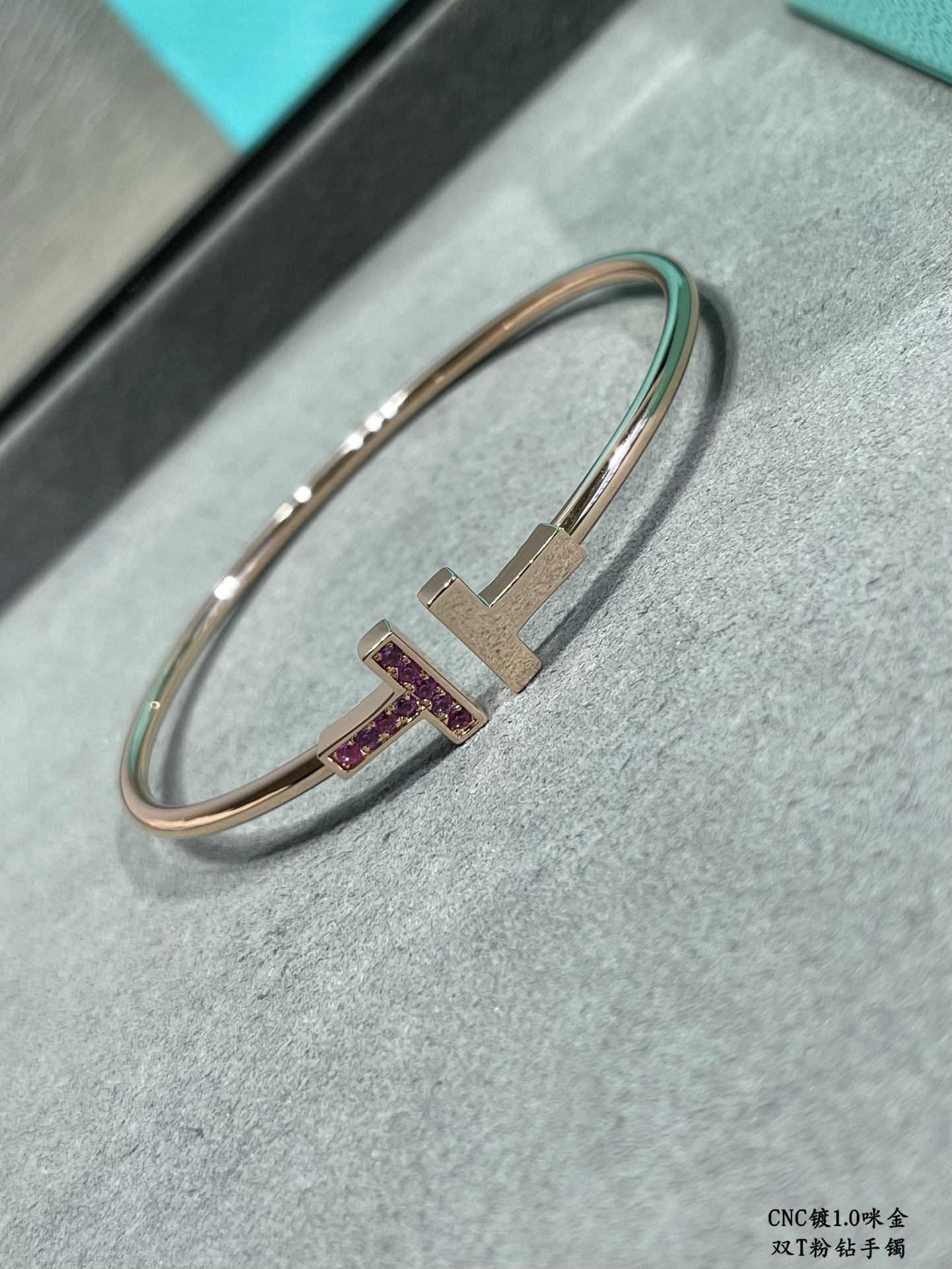 T*f*ny pink bracelet 001