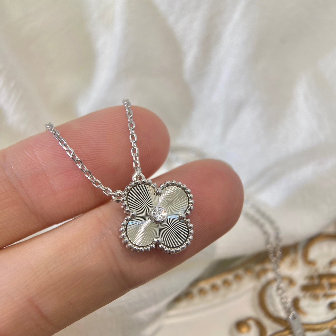 V*n Cl**f arpels 001 bracelet