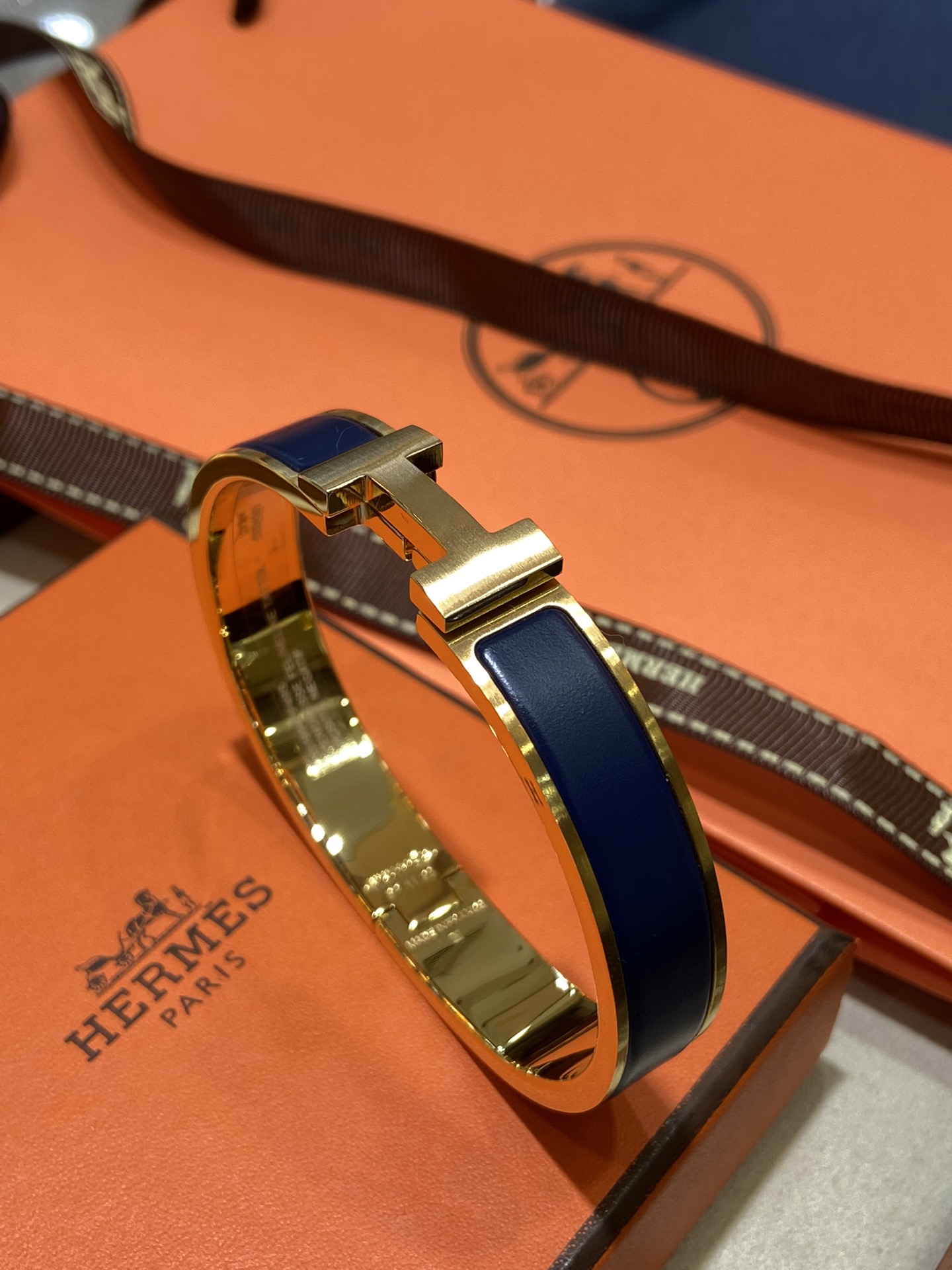 h**me5 hh bracelet 002 G01den and blue