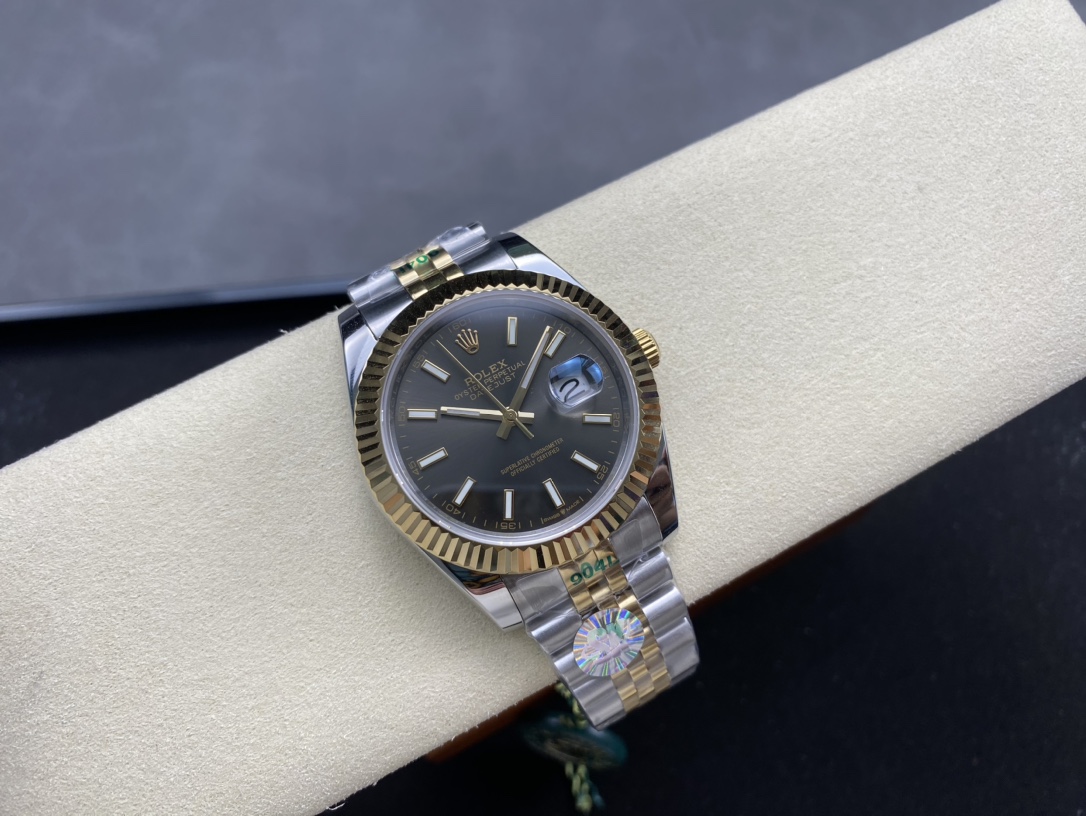 R01ex single date date 41mm 2