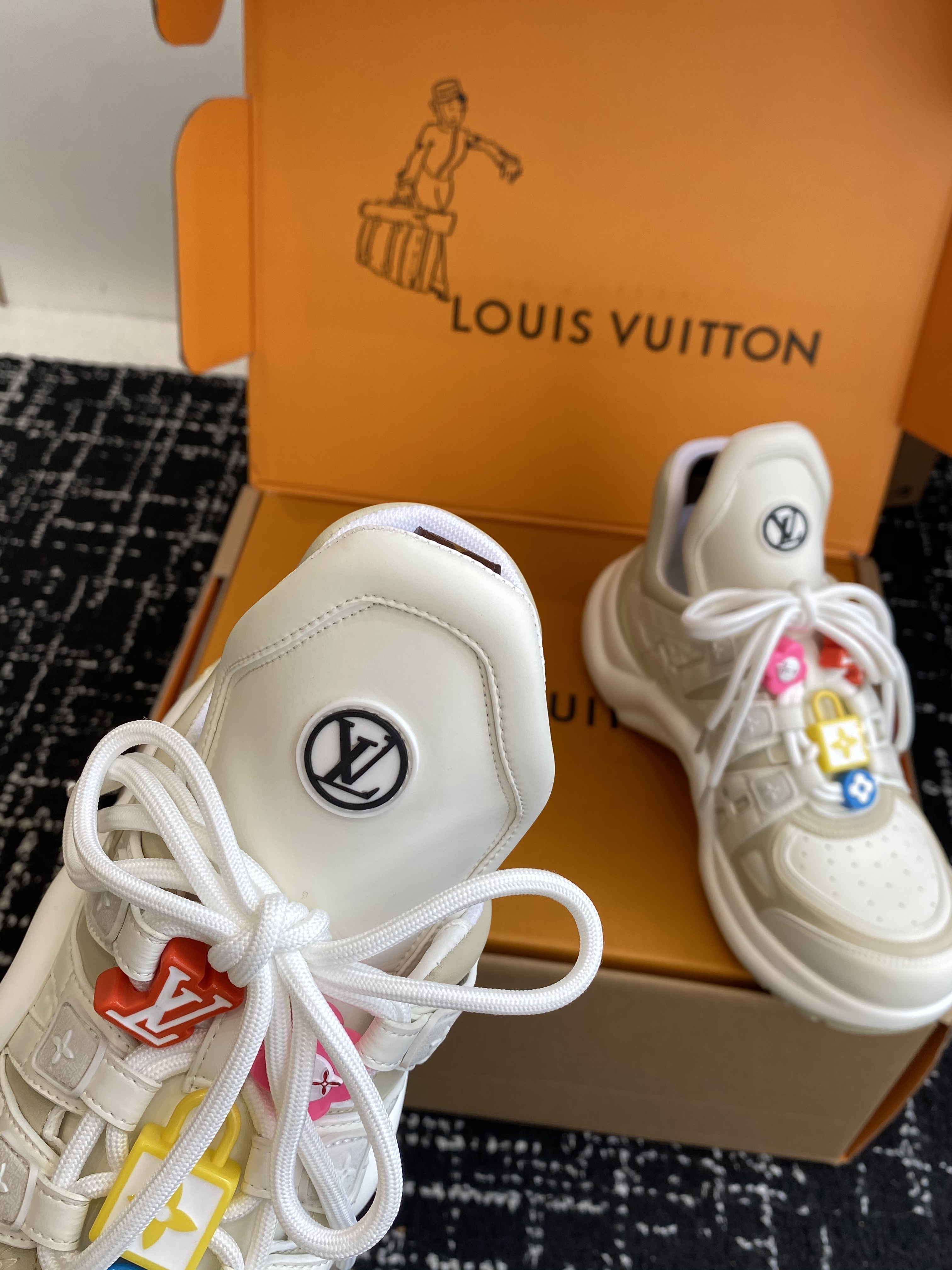 LV Sneaker 07