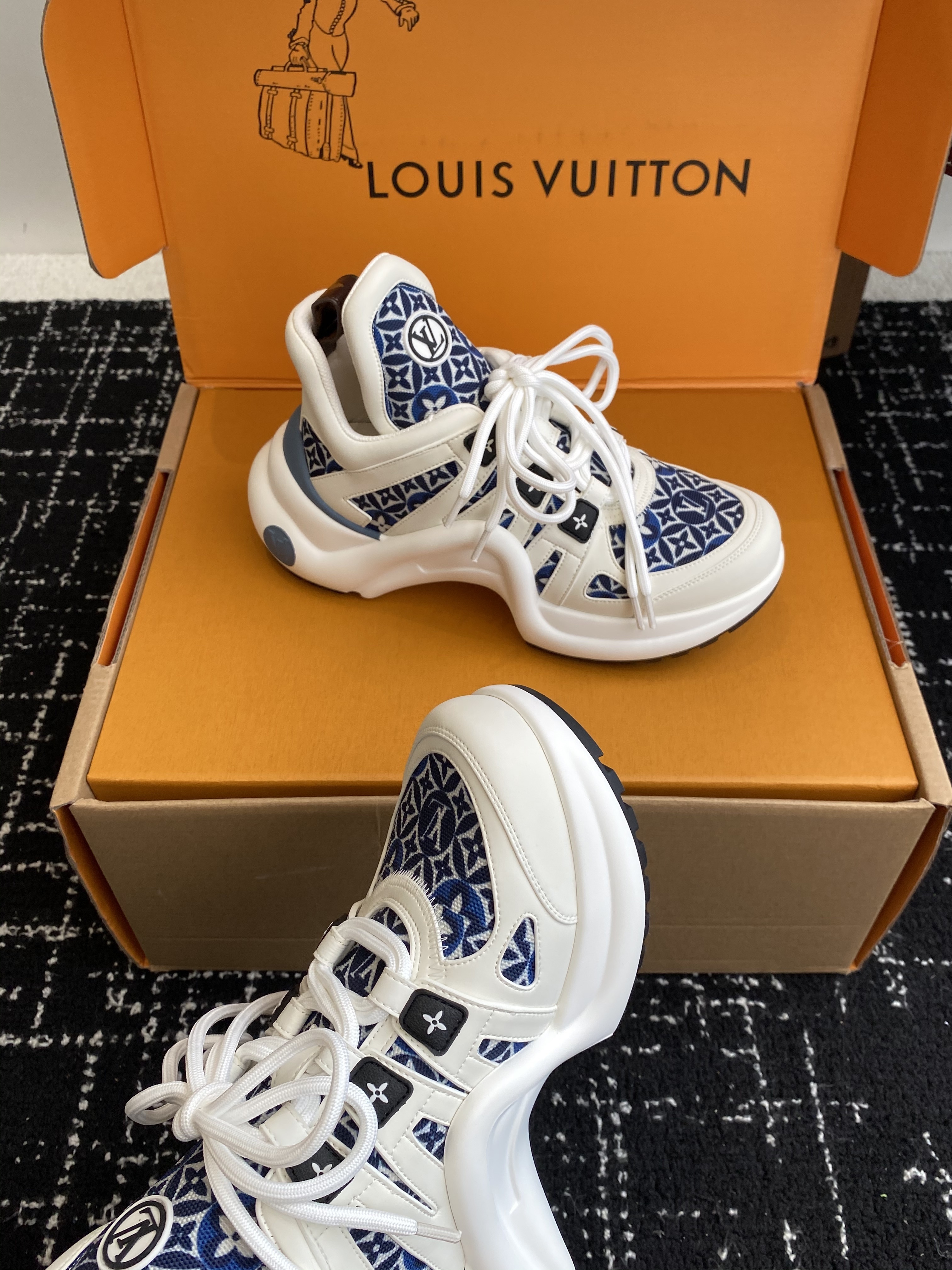 LV Sneaker 08