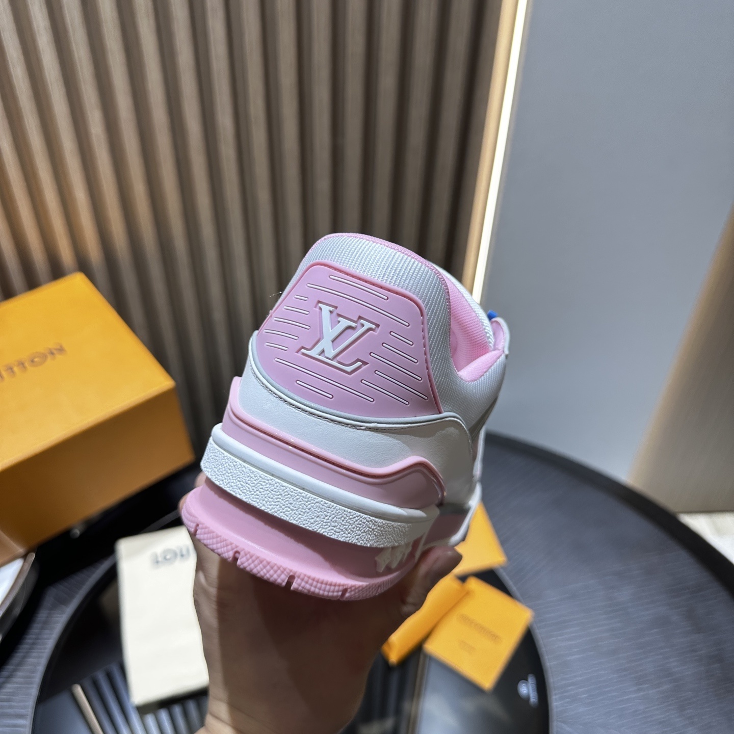 LV Sneaker 10