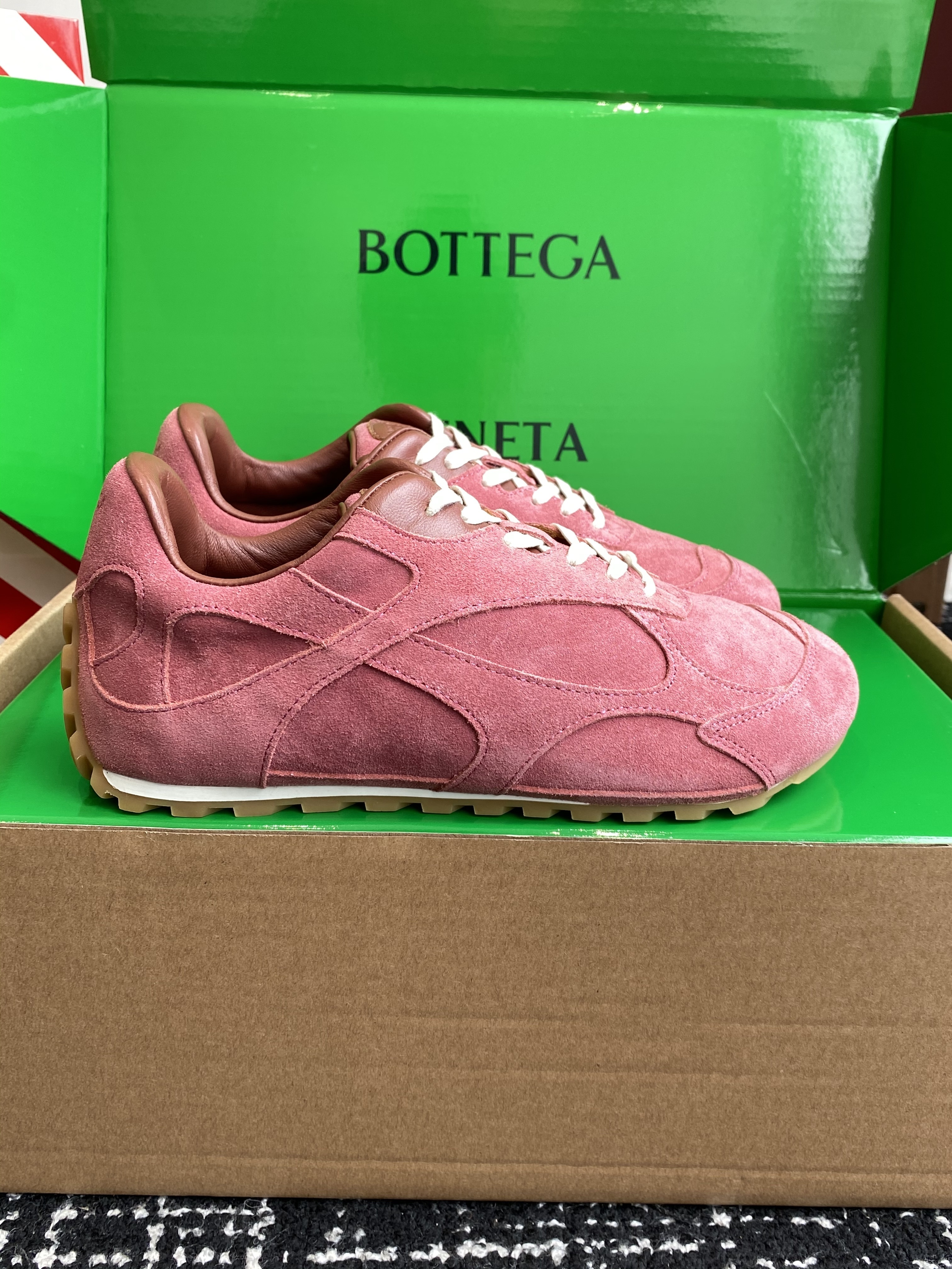 b0tt*ga Ven*ta sneaker 03
