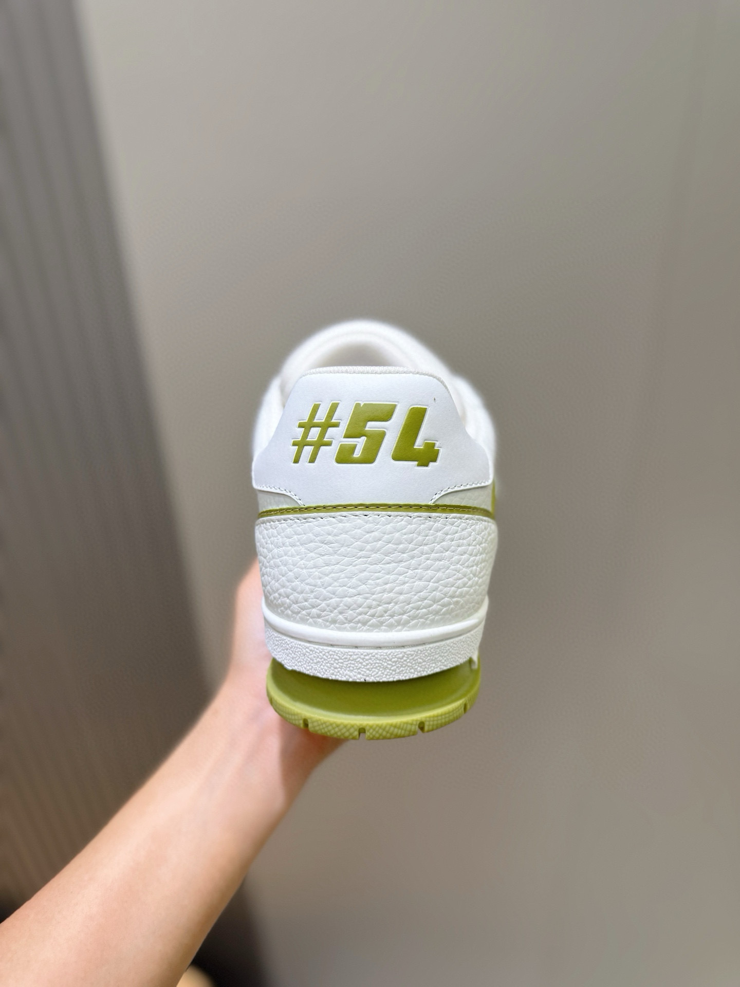 l0vis Vvtt0n trainer sneaker 15