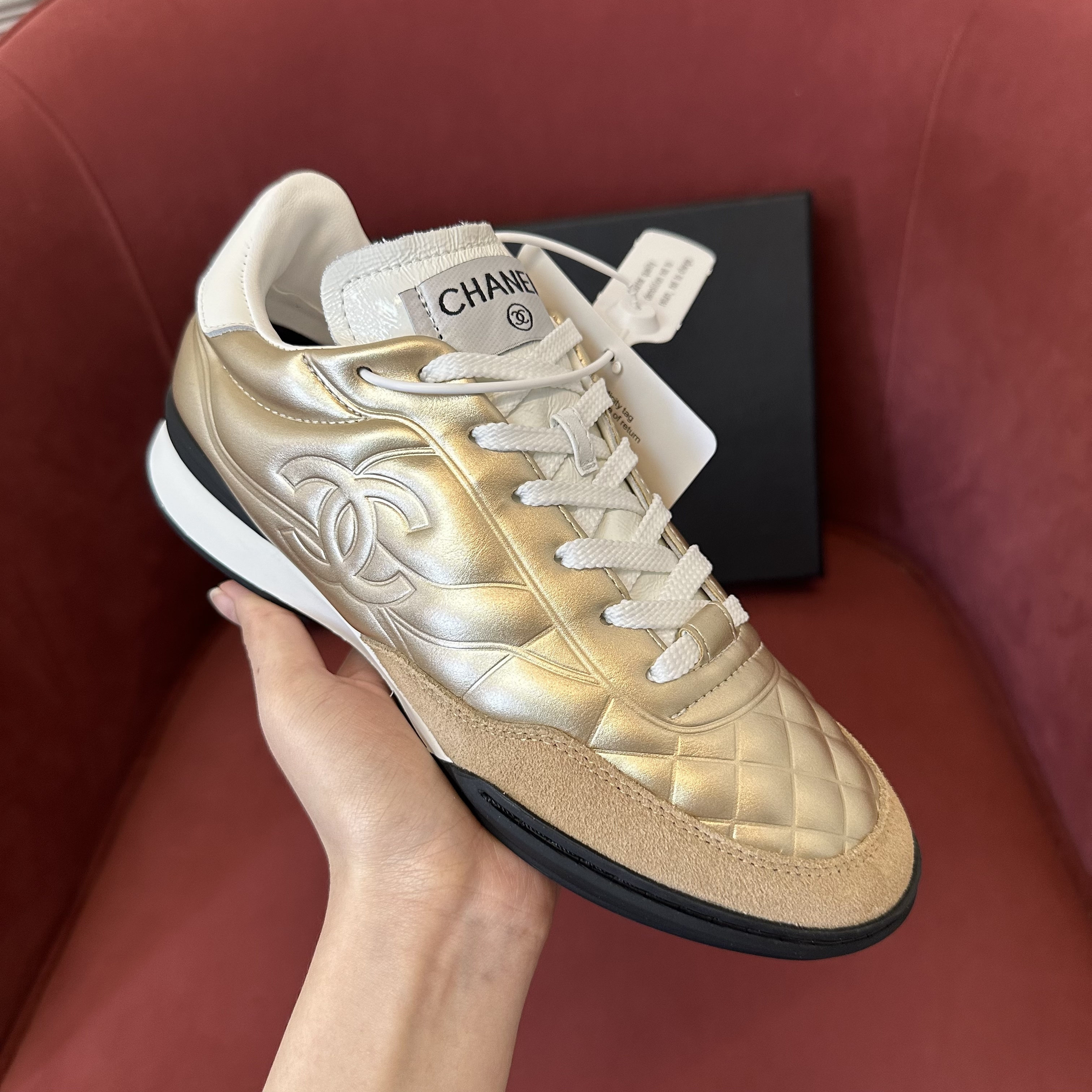 Ch**el sneaker 03
